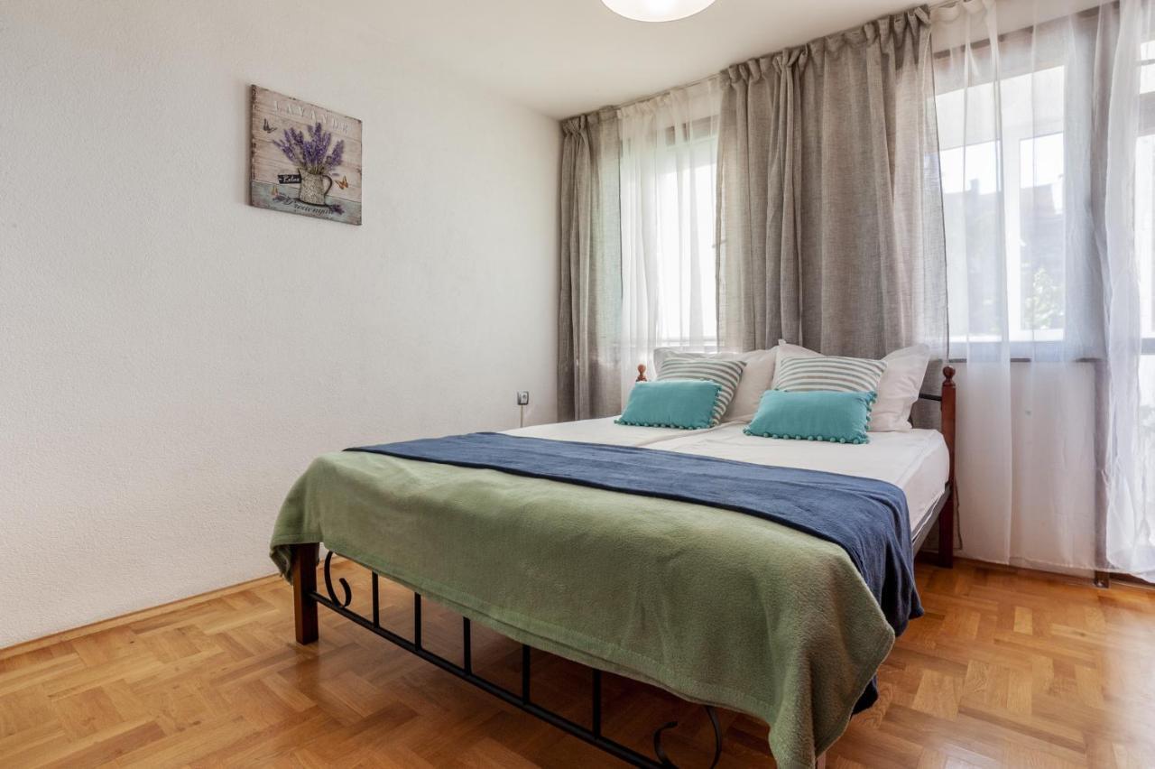 Sea Apartment Colours Burgas Stad Buitenkant foto